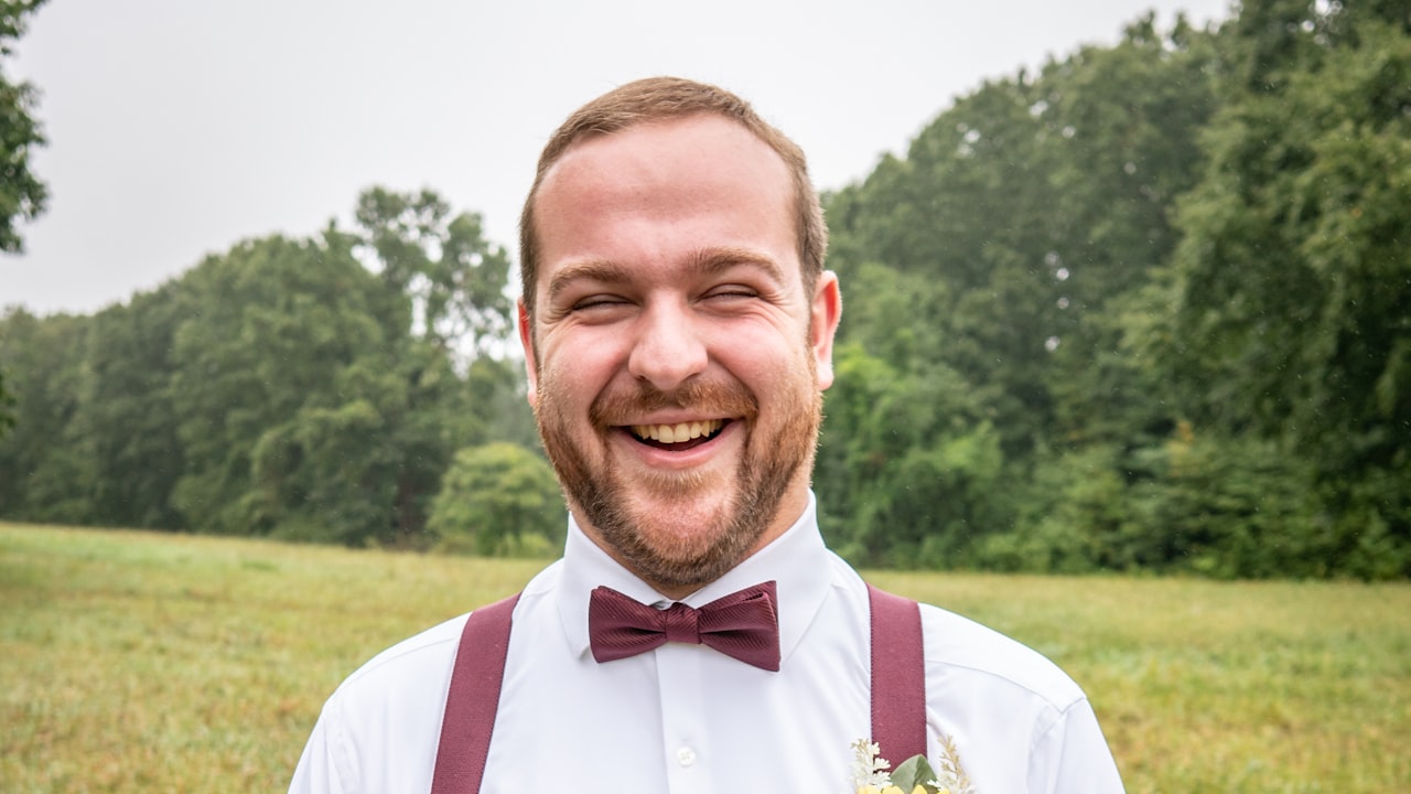 What Are The Specific Guidelines For Wearing A 2.2'' Tie Clip?